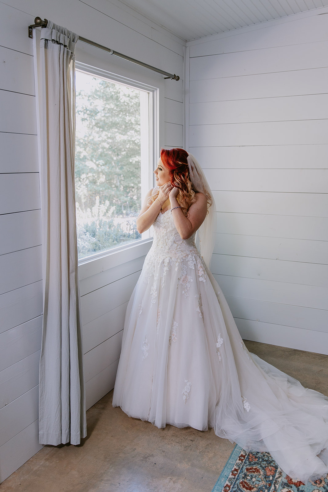 Bright and airy bridal suite at North Georgia Barn Wedding Venue