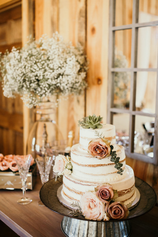 Wedding cake options provided in all-inclusive georgia wedding package