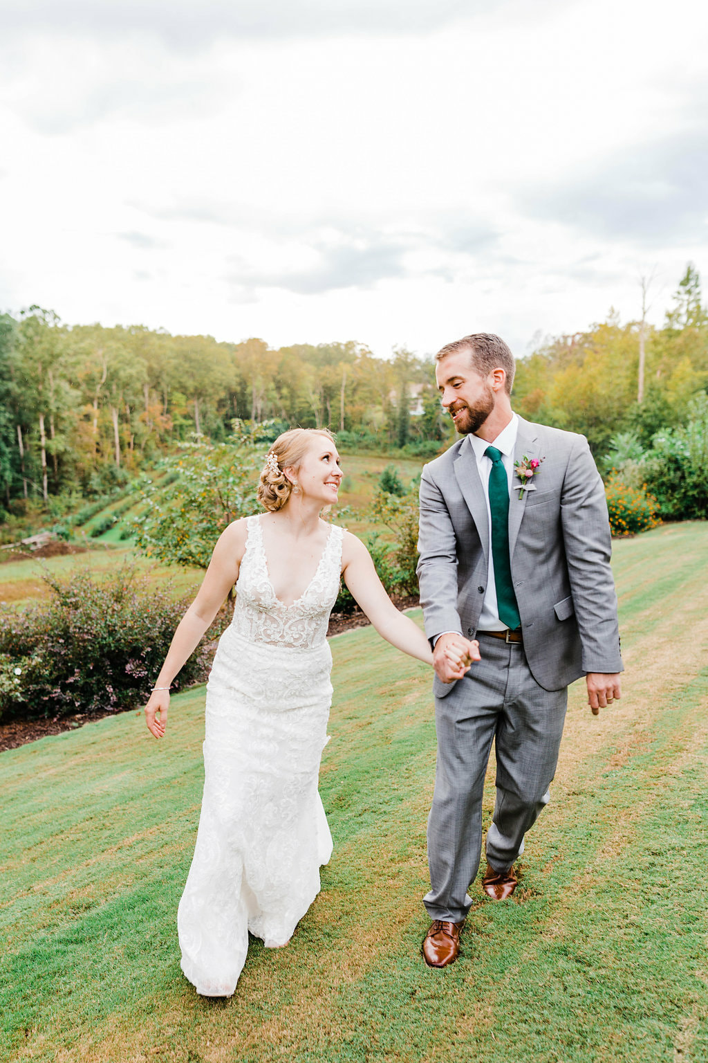Indoor Outdoor Wedding Venue in North Georgia couple in September